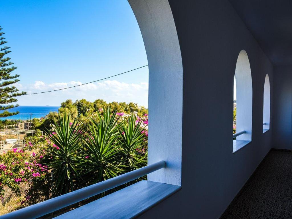 United Blue Resorts - White Sand Karteros Buitenkant foto